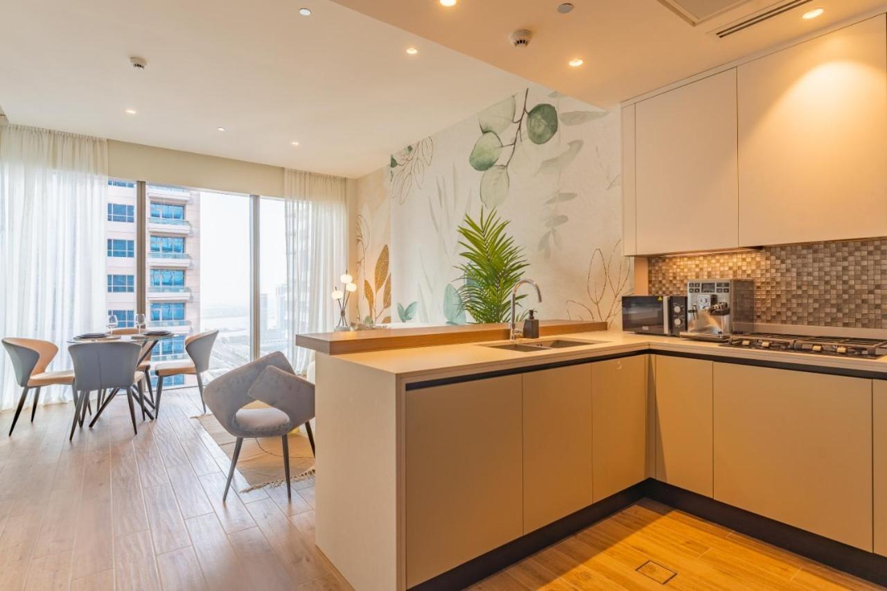 Desert Living Luxury Condo - Jumeirah Living Marina Gate ドバイ エクステリア 写真